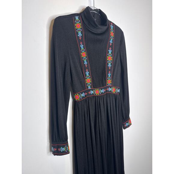 1970s Domino Fashions Black Maxi Dress with Folk Embroidered Trim USA made small - Picture 6 of 14